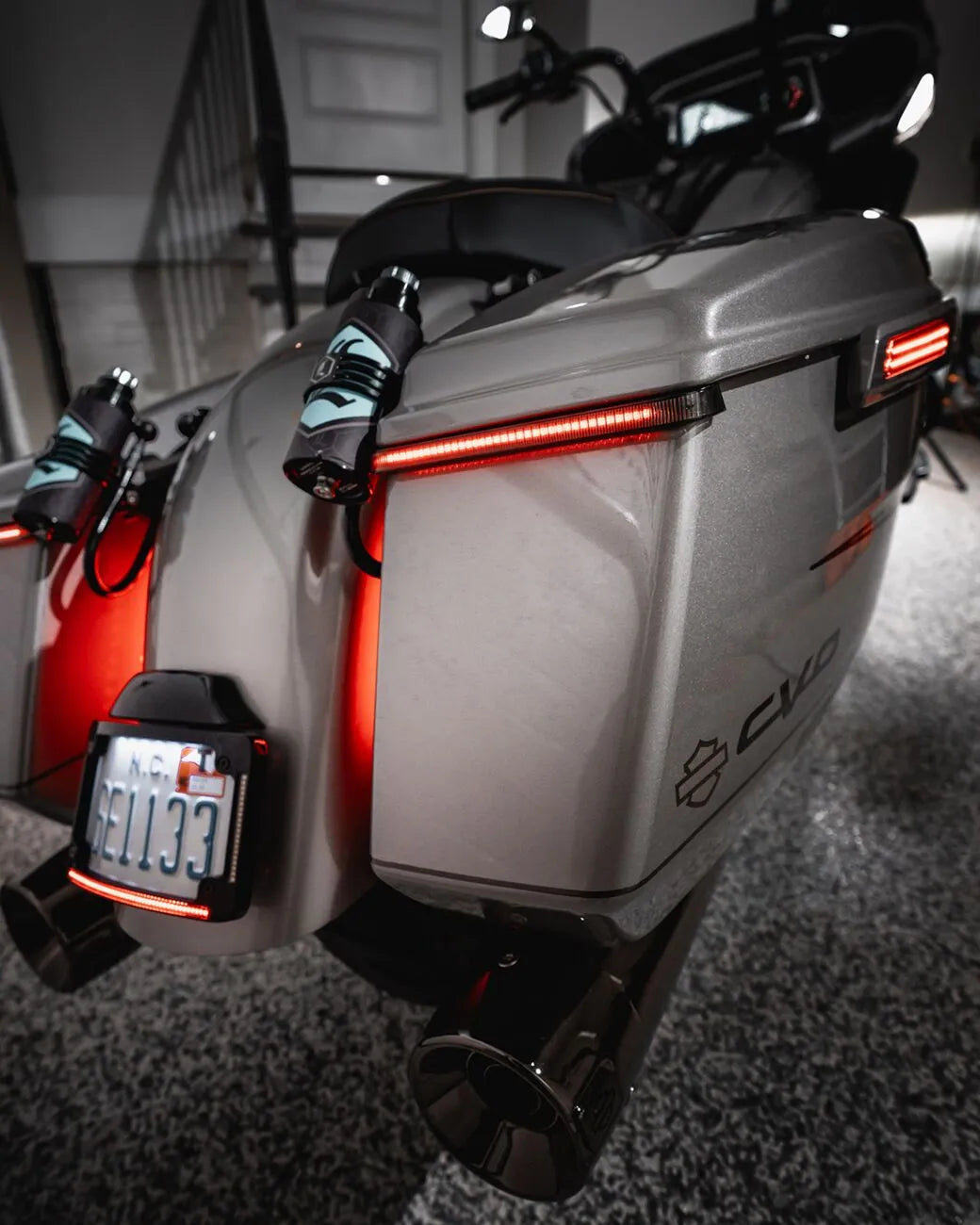 Custom Dynamics Led sadeltaske Latch Lightz™