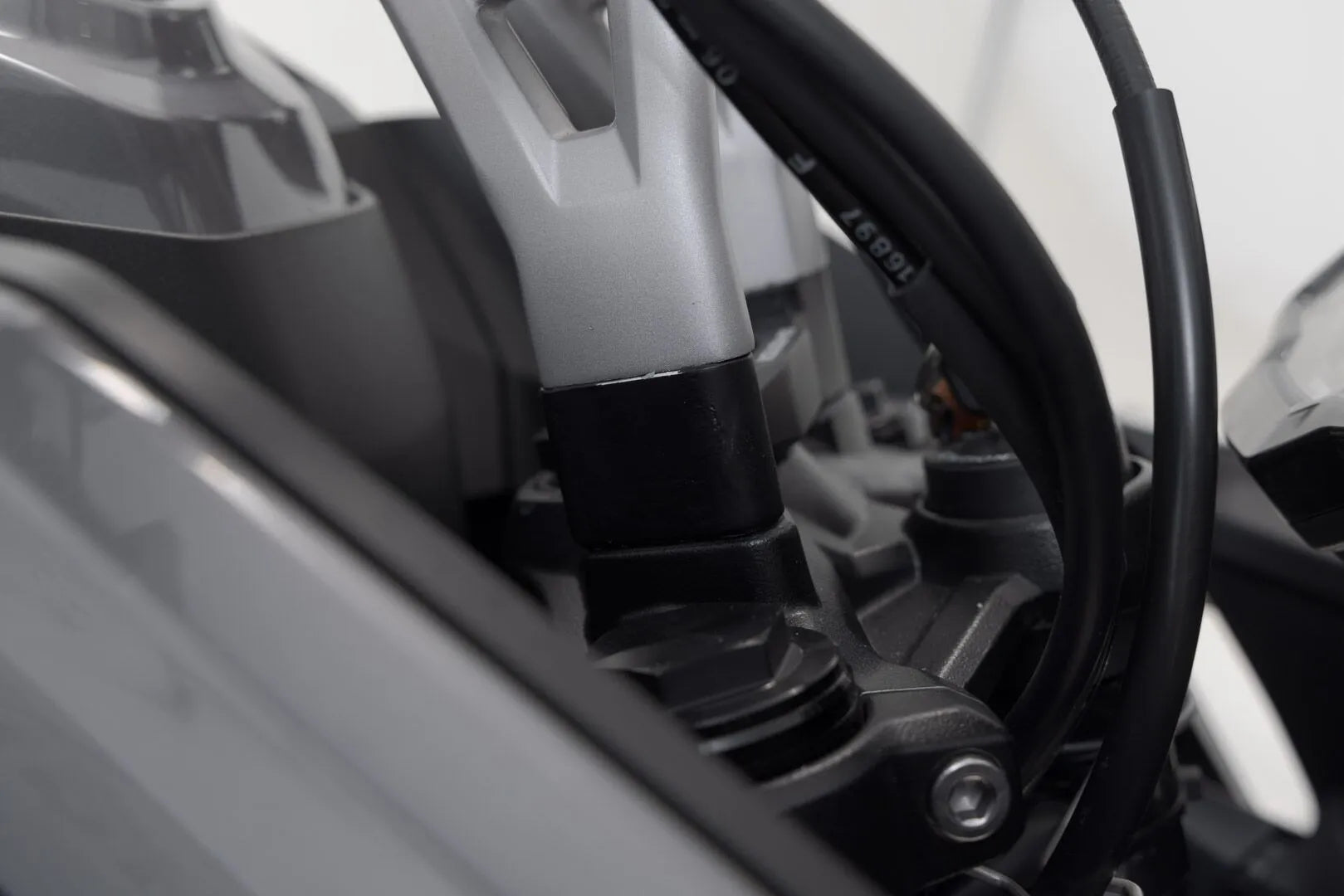 Sw-motech 30mm Styrforhøjer