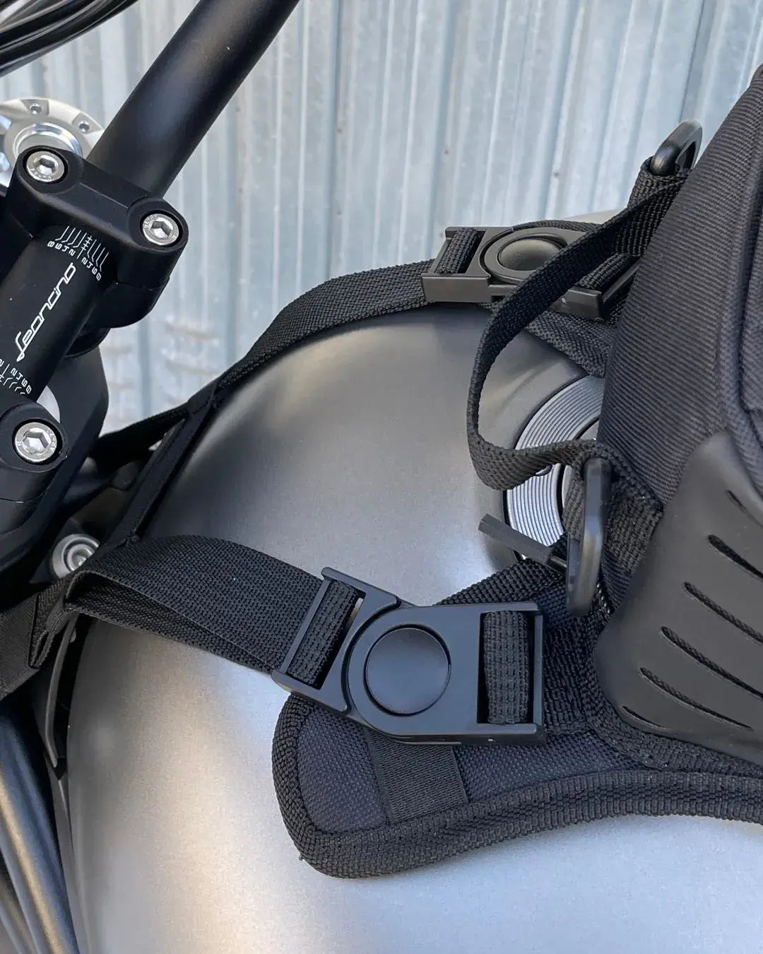 Oj Rookie Tank Bag - 3,2 liters motorcykelbagage